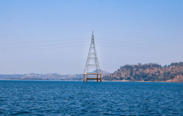 Dudhni Lake is one of the most scenic place and serene atmosphere with the huge waterfront in the Union Territory of India. Dudhni Lake is about 40 kms away from the Silvassa, Dadra and Nagar Haveli.