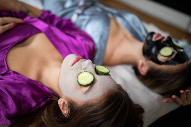 istock Two friends doing beauty treatment at home 1182076823