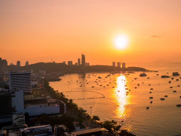 istock Amazing sunset in Pattaya, Thailand 1182100351