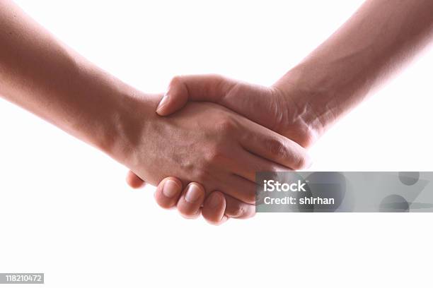 Estrechar Las Manos Foto de stock y más banco de imágenes de Estrechar las manos - Estrechar las manos, Hombres, Mano humana