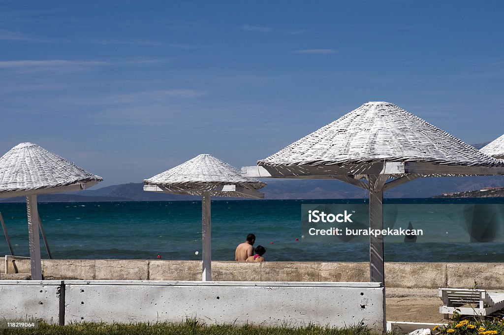 Turcja, Izmir, Ilıca, para na plaży, widok z tyłu - Zbiór zdjęć royalty-free (Chmura)