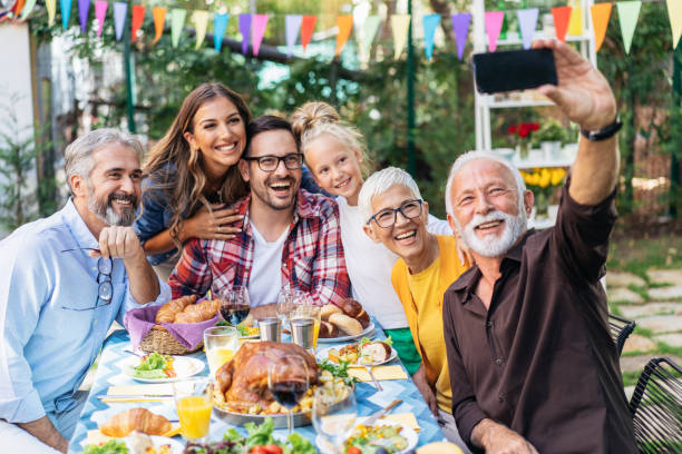 istock Family selfie on Thanksgiving day 1182191877