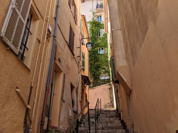 istock Alley in Cannes 1182211487