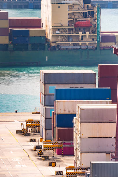 istock Hong Kong Port Working 1182225373