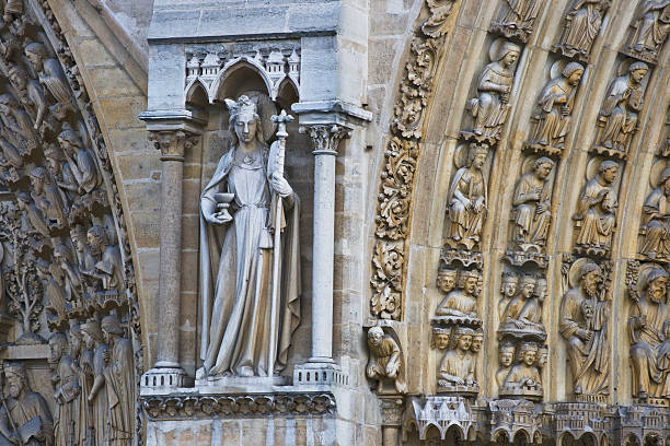 istock Notre Dame - detail 118229786
