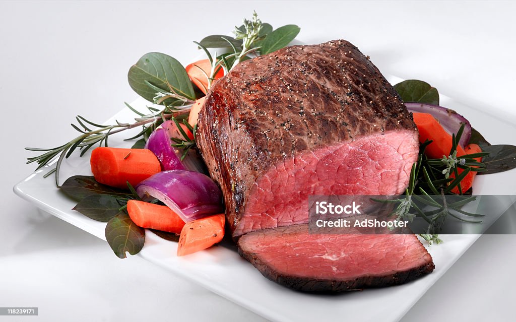 Carne assada - Foto de stock de Caçarola com carne royalty-free