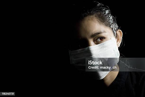 Protección Contra La Gripe Foto de stock y más banco de imágenes de Adulto - Adulto, Adulto joven, Bacteria