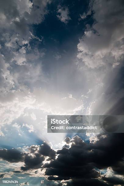 Burza Chmury - zdjęcia stockowe i więcej obrazów Bez ludzi - Bez ludzi, Brzask, Burza