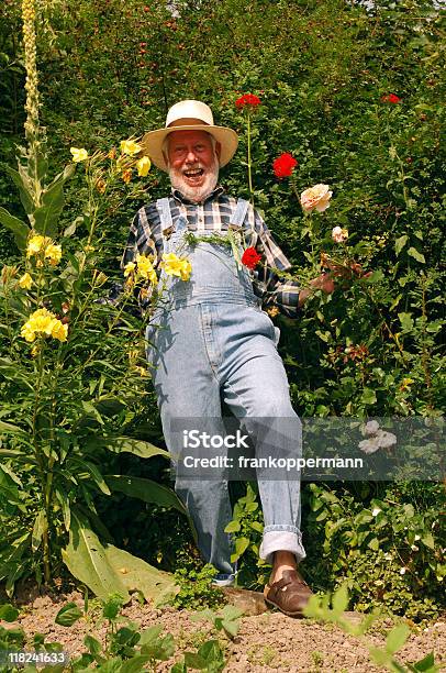 Old Mann Stockfoto und mehr Bilder von Alter Erwachsener - Alter Erwachsener, Humor, Im Freien