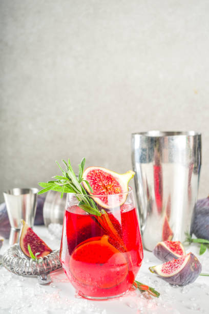istock Fig autumn alcohol cocktail 1182440016