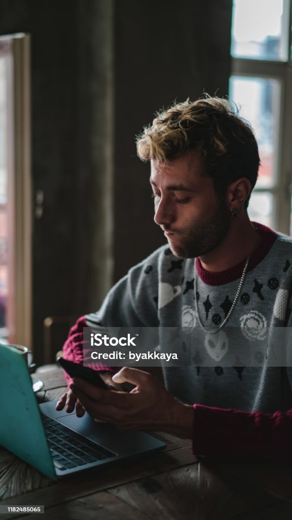 Man Using Computer Problem Stock Photo - Download Image Now - Adult ...