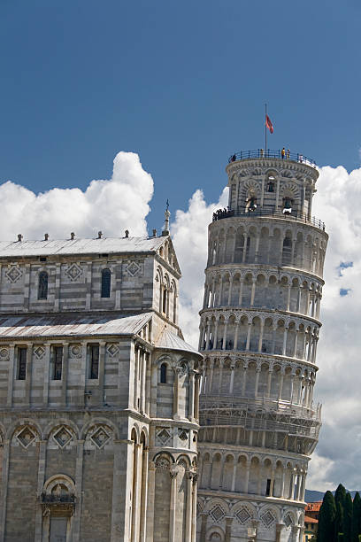 istock Tower of Pisa 118250781