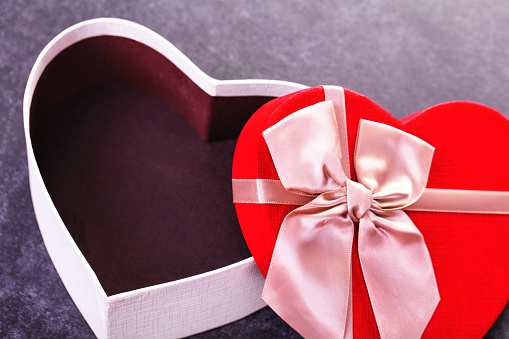 Heart-shaped gift box