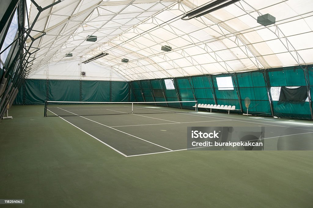 Leere Innenpool Tennisplatz, Istanbul, Türkei - Lizenzfrei Rundzelt Stock-Foto