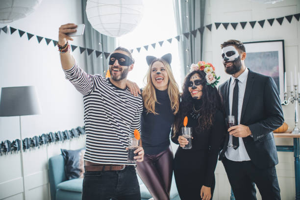 istock Halloween party selfie 1182553255