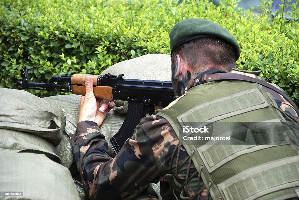 Soldaten mit Maschinengewehr - Lizenzfrei AK-47 Stock-Foto