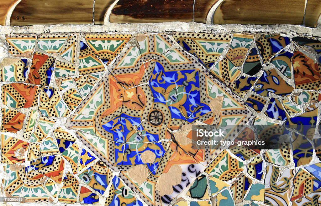 Azulejos no Parc Guell - Foto de stock de Parque Guell royalty-free