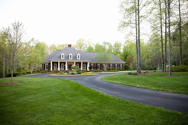 istock Exterior of House 118256037
