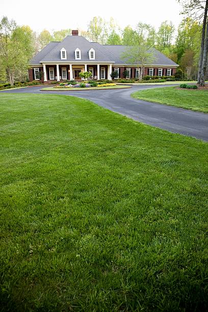 istock Exterior of House 118256050