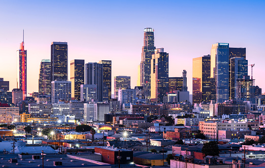 El horizonte del centro de Los Angeles al atardecer photo