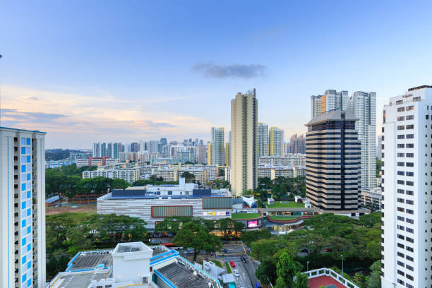 singapore-05 maio 2018: área de singapore tiong bahru vista aérea na noite - apartment moving up tall growth - fotografias e filmes do acervo