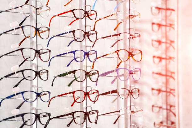 istock Eyeglasses shop. 1182611516