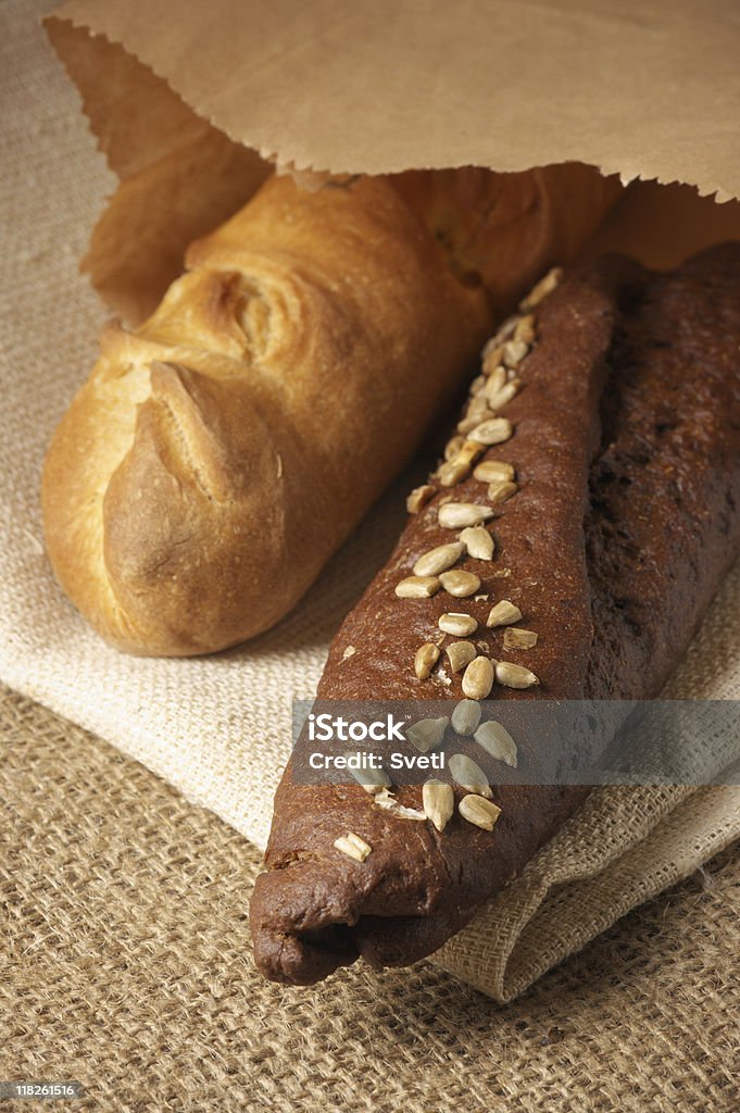 Dos baguettes - Foto de stock de Al horno libre de derechos