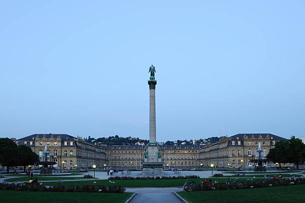 istock Stuttgart New Palace and Victory Column Beginning Blue Hour 118262885