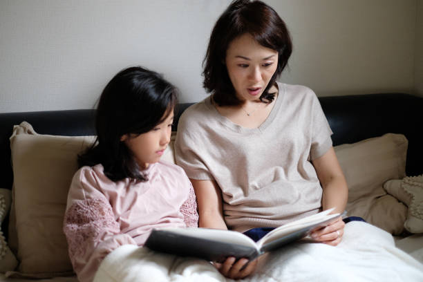 istock Mother and daughter 1182650390