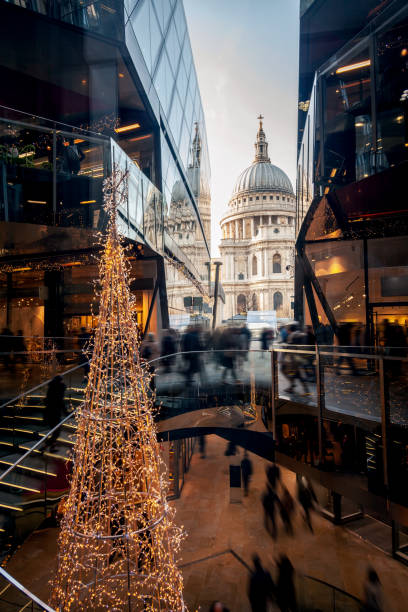 istock Christmas Shopping In London 1182653932