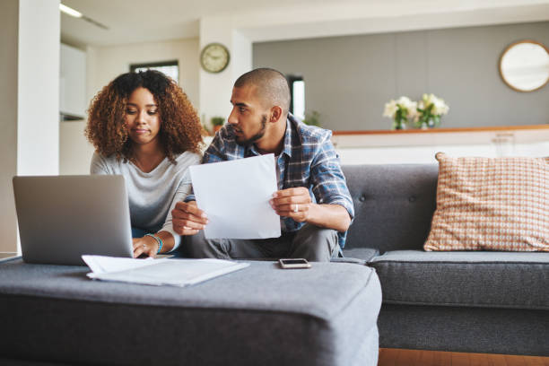 istock We need to go over these finances 1182662772
