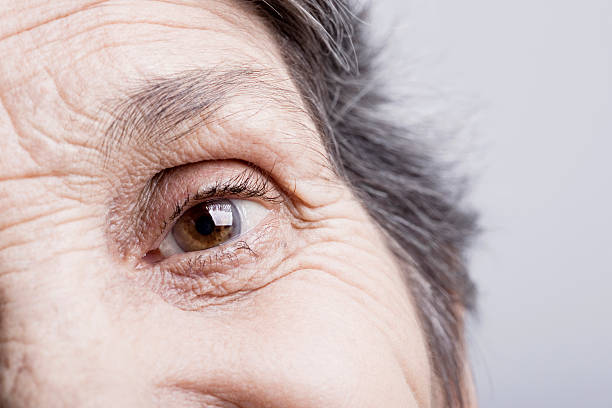 istock Eye of elderly woman 118267390