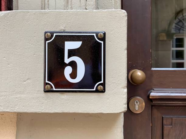 istock House number 5 close up 1182674283