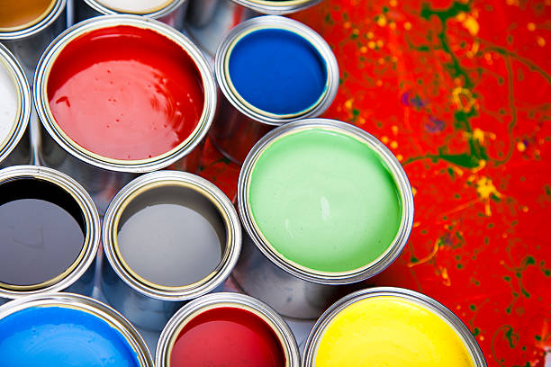 istock Cans and paint on the colourful background 118267904