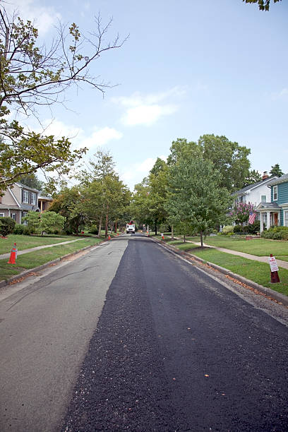 istock Paving the Street 118270618
