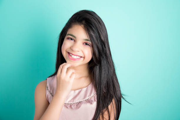 istock Girl musical clip 1182709126