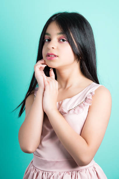 istock Girl musical clip 1182709246