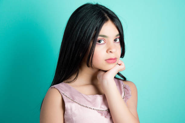 istock Girl musical clip 1182709282