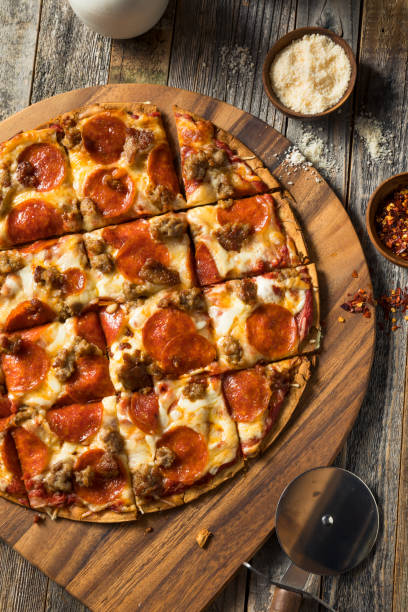 istock Homemade St Louis Style Pepperoni PIzza 1182750342