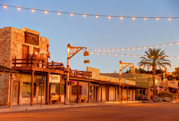 vieille ville scottsdale - southwest usa architecture building exterior scottsdale photos et images de collection