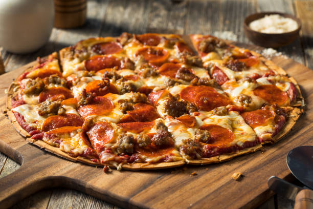 istock Homemade St Louis Style Pepperoni PIzza 1182752945