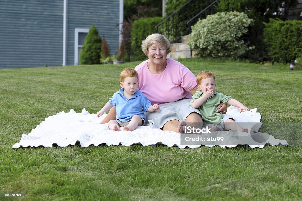 Grandma, grandsons - 로열티 프리 12-23 개월 스톡 사진