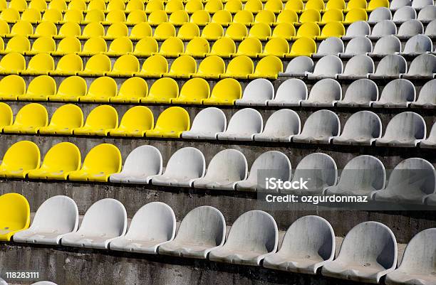 Estádio De Lugares - Fotografias de stock e mais imagens de Amarelo - Amarelo, Ao Ar Livre, Assento