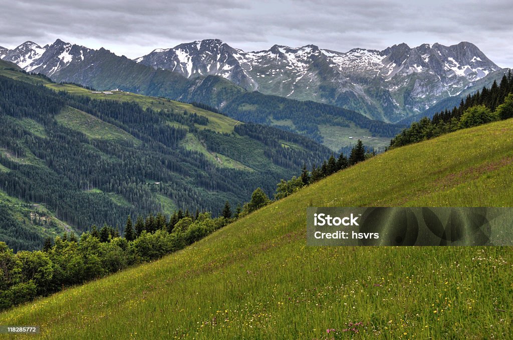 HDR ツィラータール渓谷のアルプスの風景(Austria )（オーストリア） - オーストリアのロイヤリティフリーストックフォト