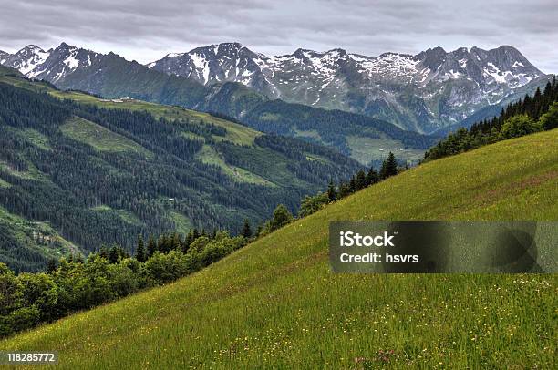 Hdr ツィラータール渓谷のアルプスの風景オーストリア - オーストリアのストックフォトや画像を多数ご用意 - オーストリア, カラー画像, チロル州