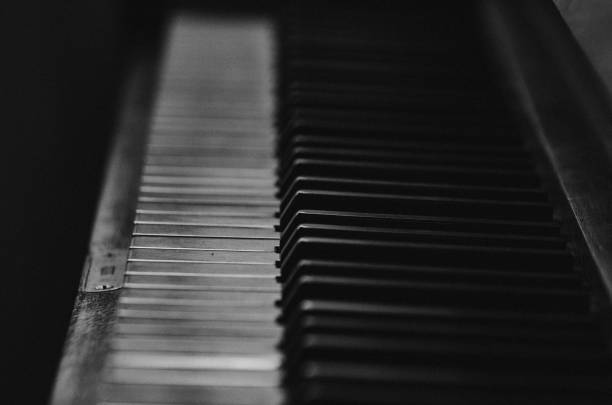 pianoforte in bianco e nero - instrumental hip hop immagine foto e immagini stock