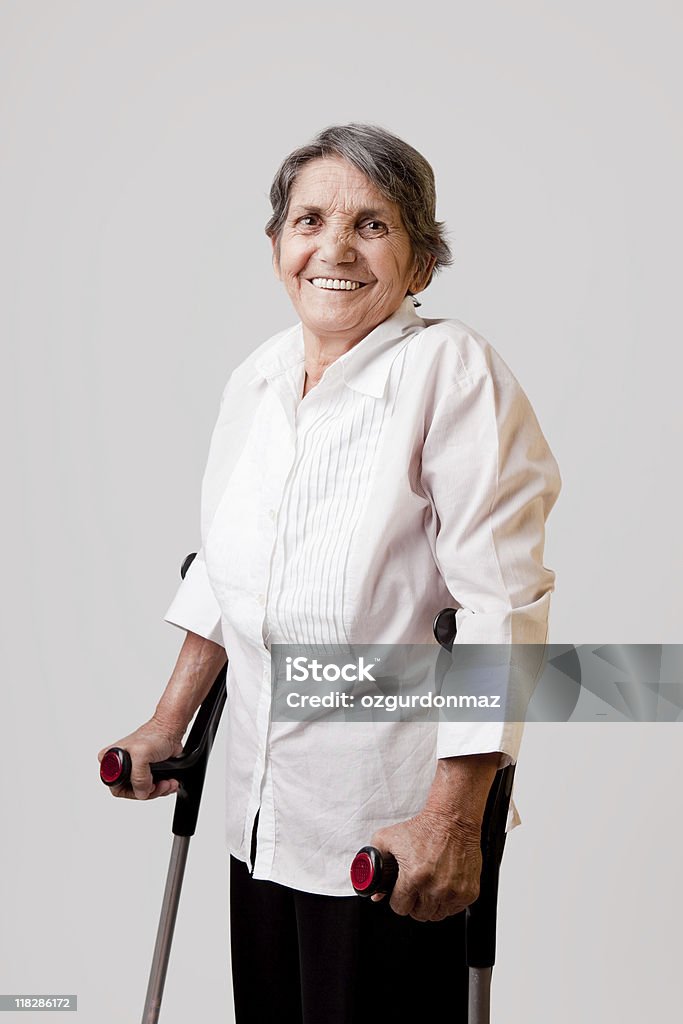 Com deficiência senior com um grande sorriso - Royalty-free Muleta Foto de stock