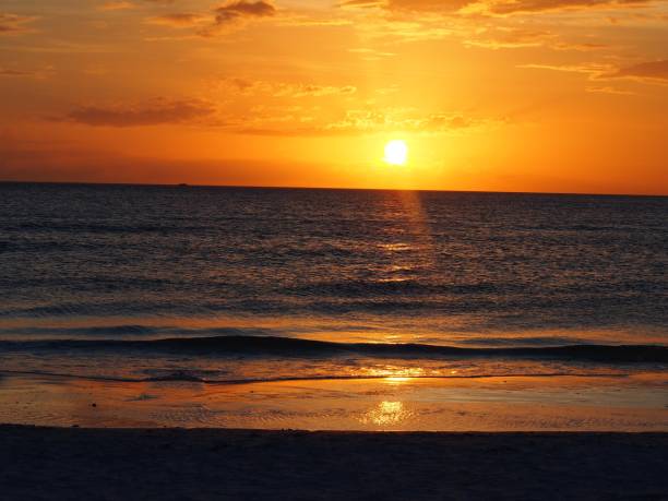 istock Vibrant Orange Gulf Sunset 1182894843