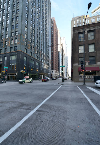 istock Street, Downtown Chicago. 1182902819