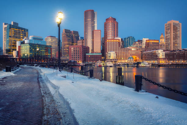 밤에 보스턴 다운타운 - boston winter snow massachusetts 뉴스 사진 이미지